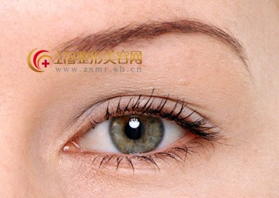 专家说,开外眼角能让眼睛变大