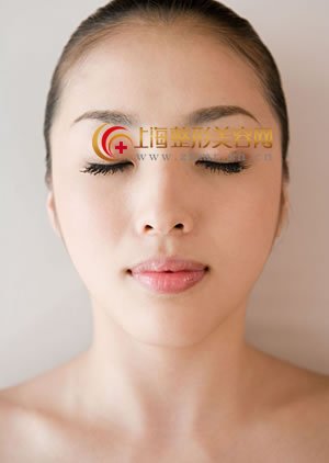 皱纹出现如何去除
