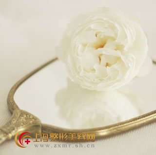 如何形成额颞部皱纹
